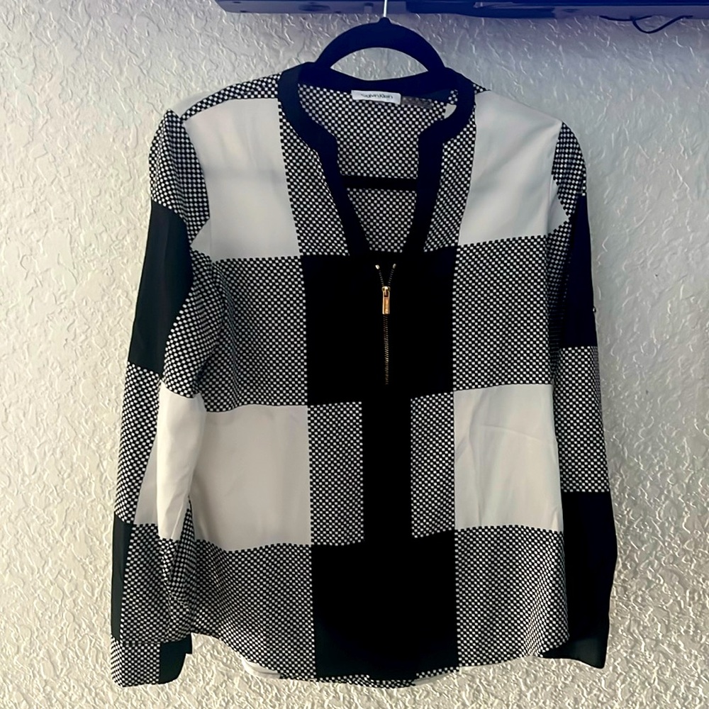 Calvin Klein size S houndstooth shirt